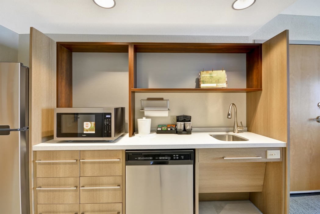 home2 suites by hilton portland airport