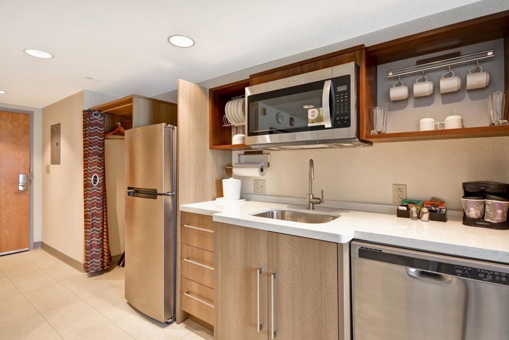 home2 suites by hilton portland airport