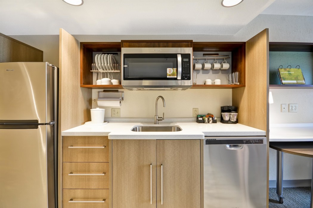 home2 suites by hilton portland airport