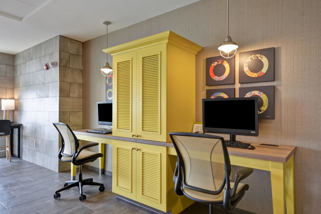 home2 suites by hilton portland airport