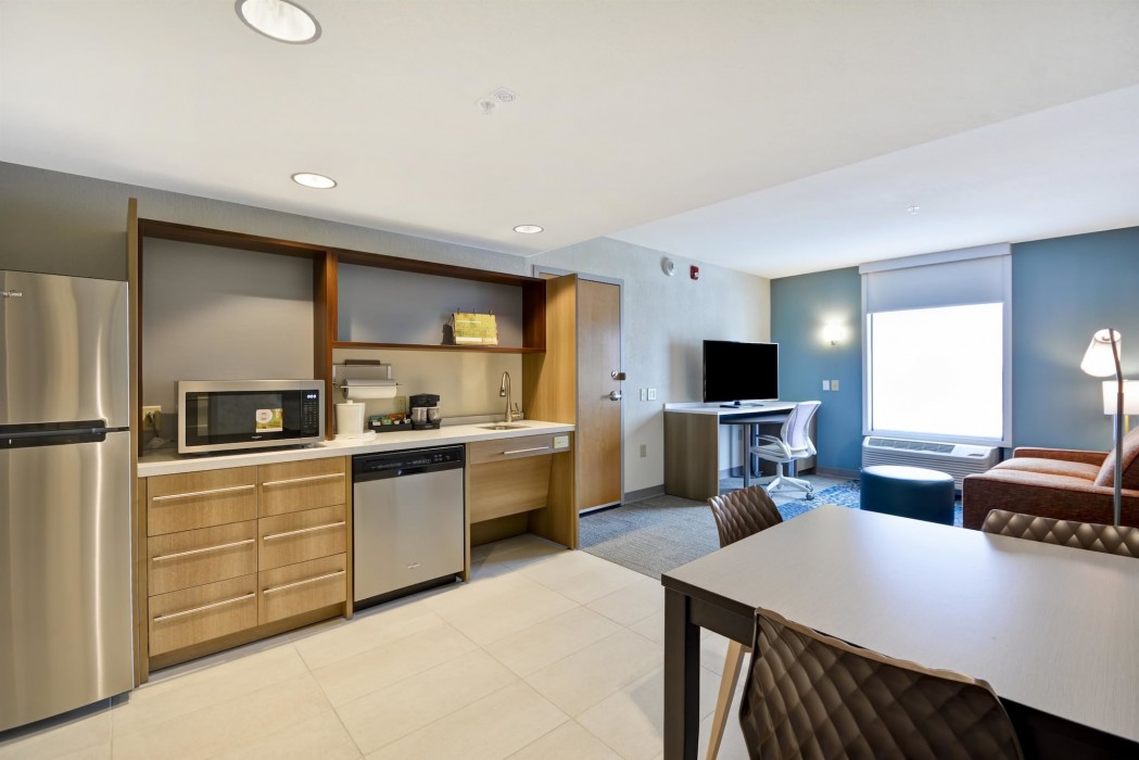 home2 suites by hilton portland airport