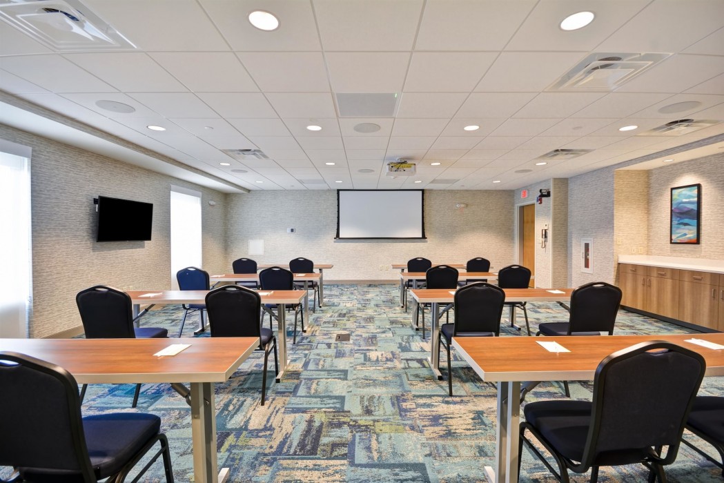 home2 suites by hilton portland airport
