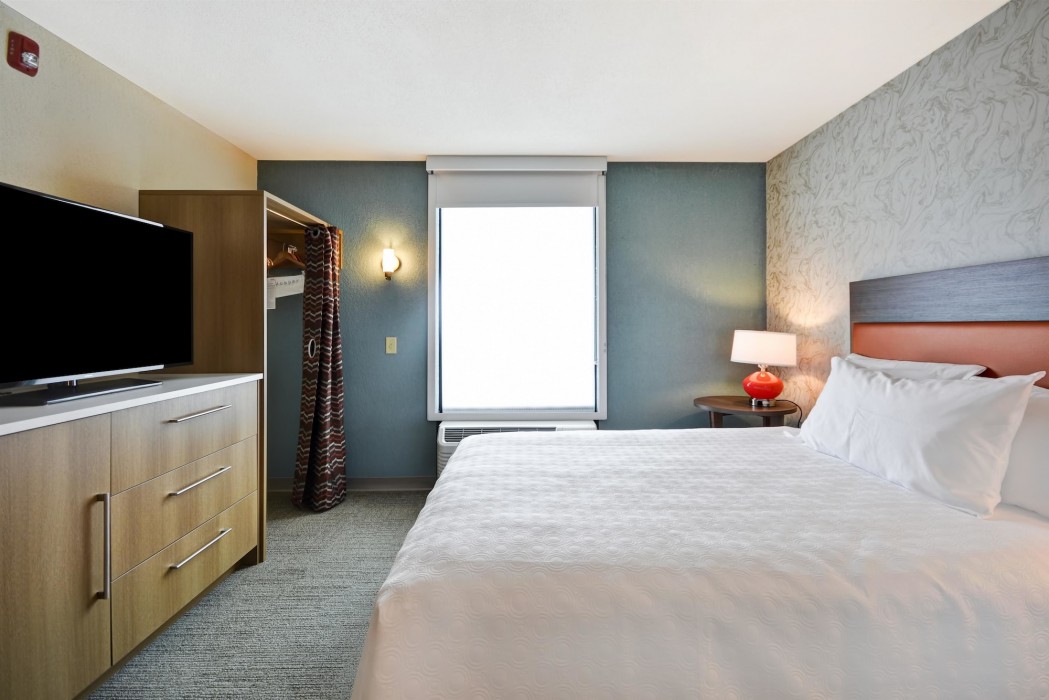 home2 suites by hilton portland airport
