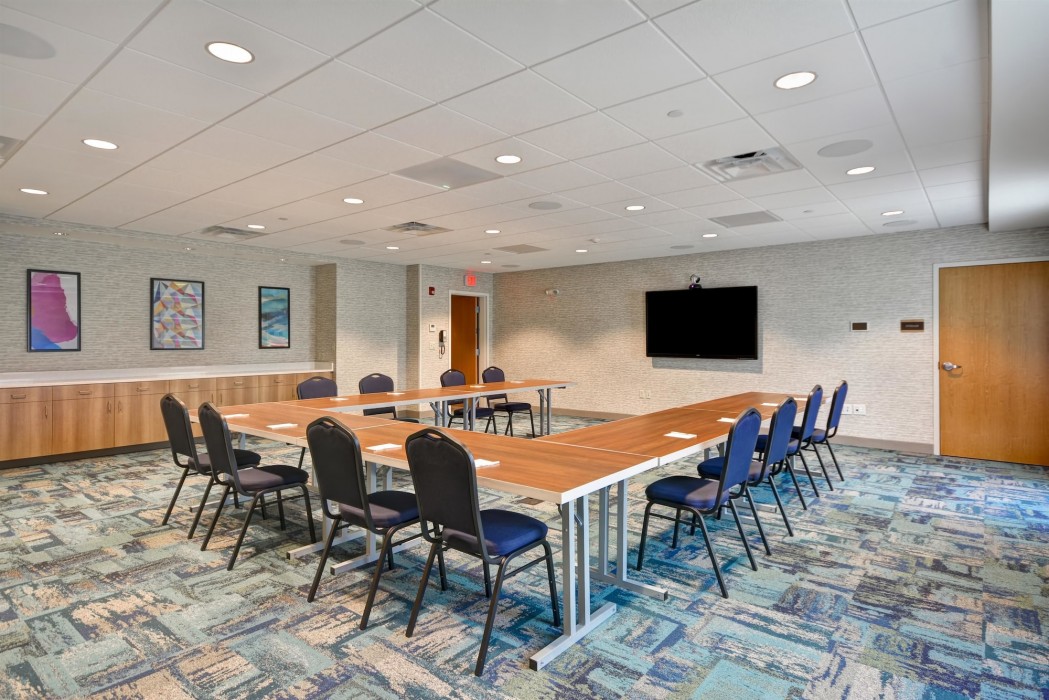 home2 suites by hilton portland airport
