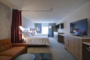 home2 suites by hilton portland airport