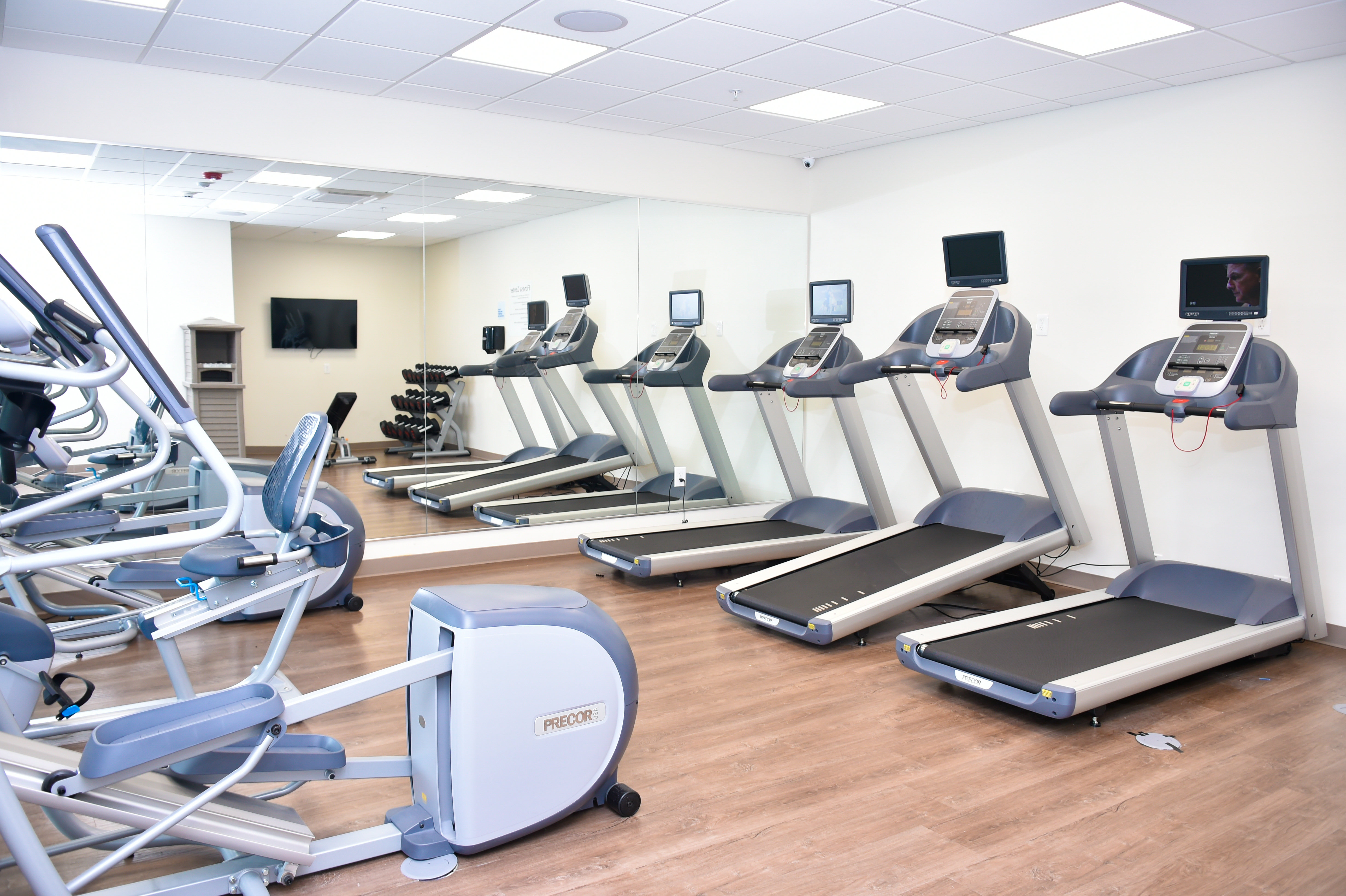 hol inn exp and suites bensenville ohare