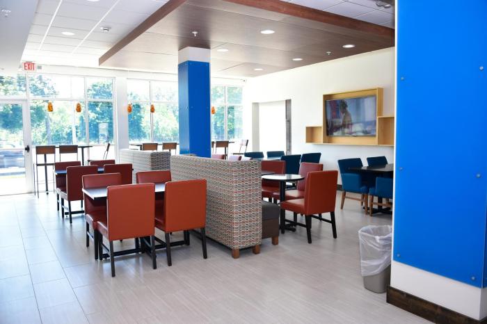 hol inn exp and suites bensenville ohare