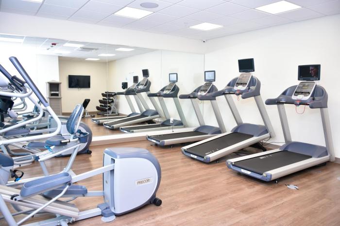 hol inn exp and suites bensenville ohare