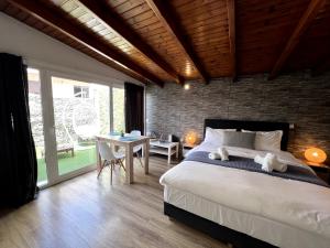 athens way apartments