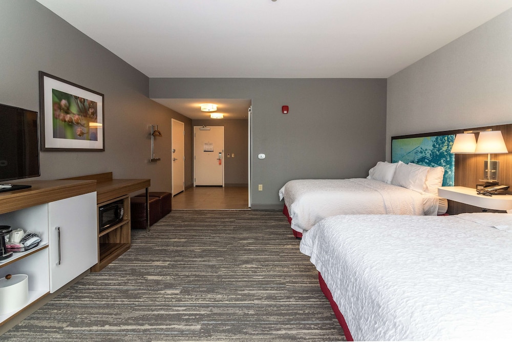hampton inn and suites allen park
