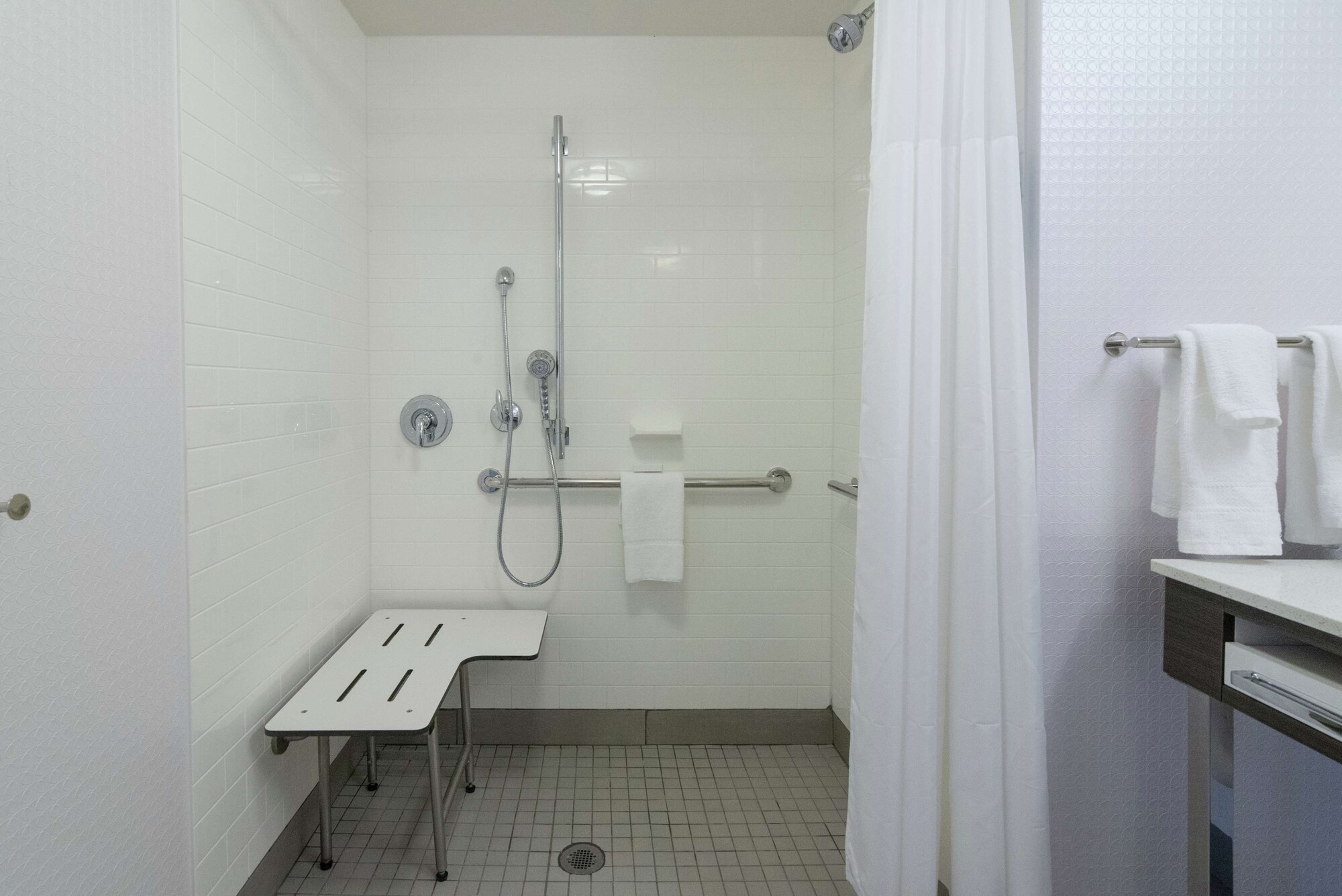 hampton inn and suites allen park
