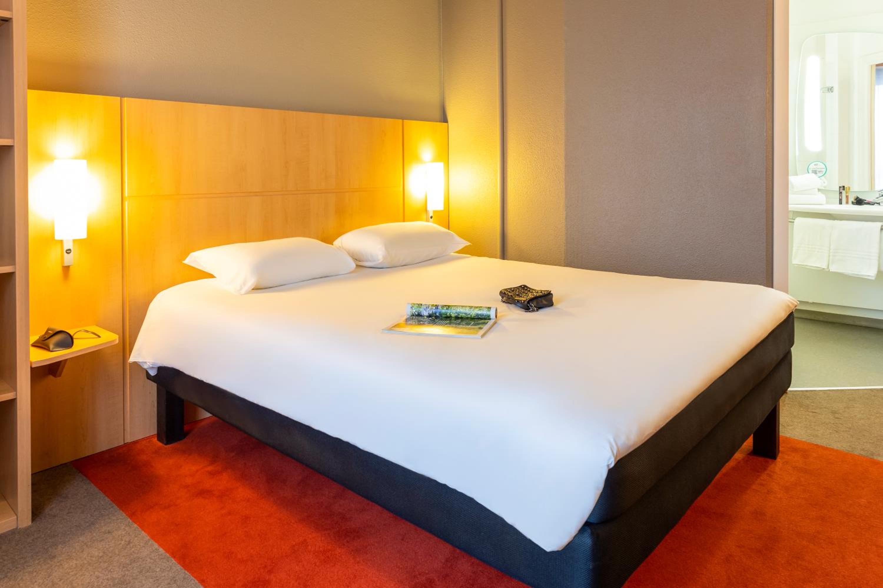 hampton inn and suites allen park