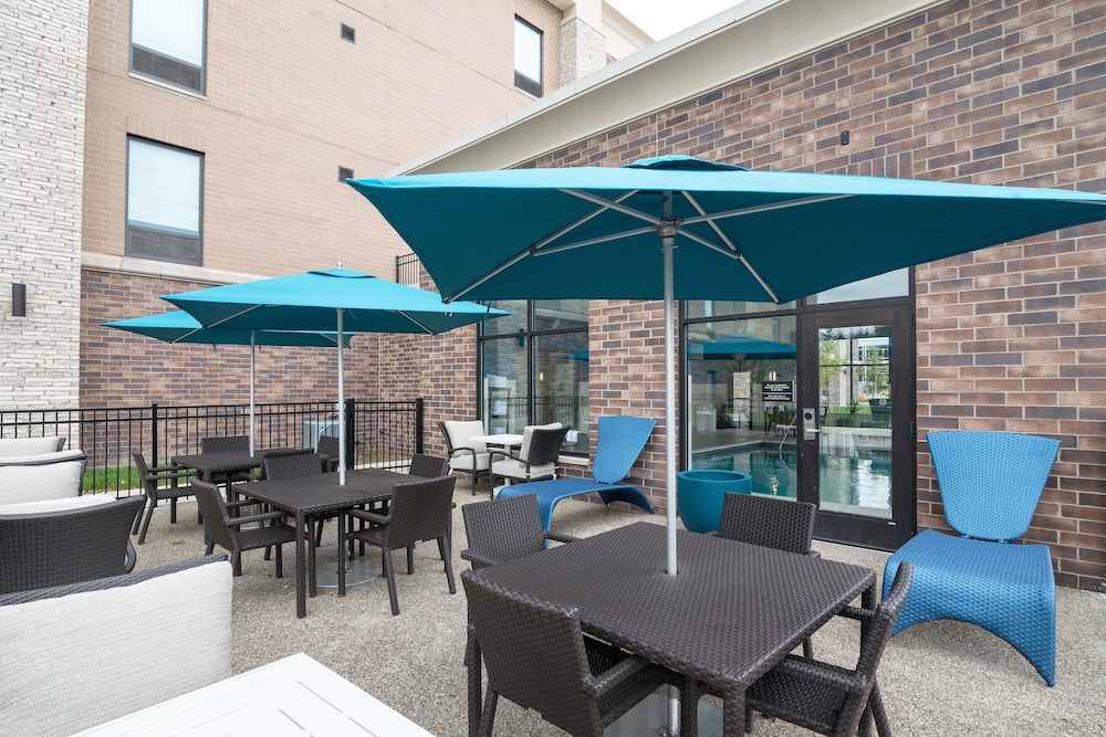 hampton inn and suites allen park