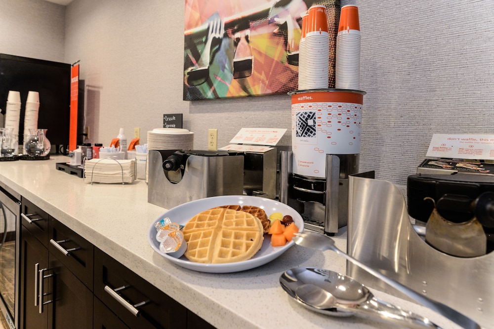 hampton inn and suites allen park