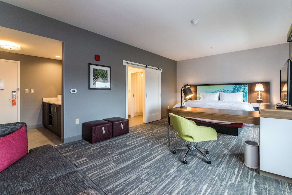 hampton inn and suites allen park