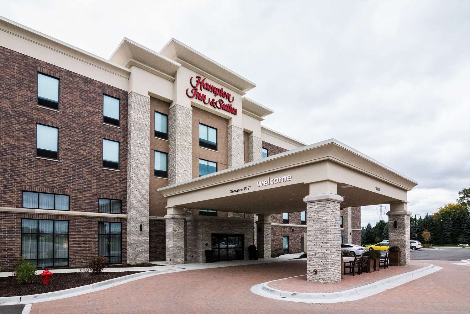 hampton inn and suites allen park