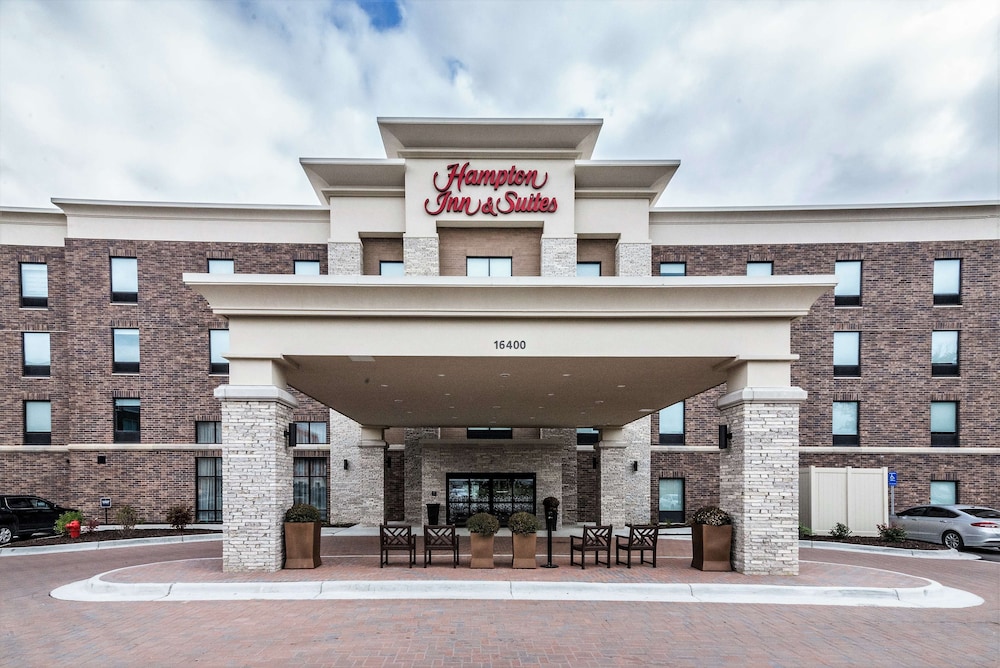hampton inn and suites allen park