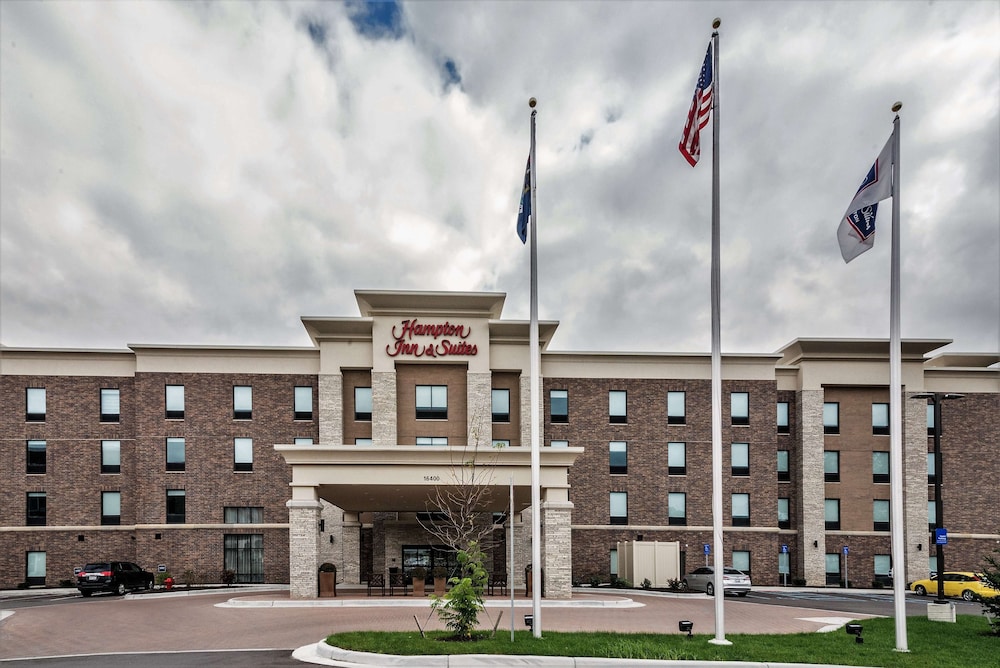hampton inn and suites allen park