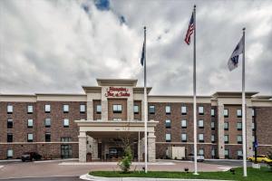 hampton inn and suites allen park