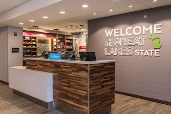 hampton inn and suites allen park