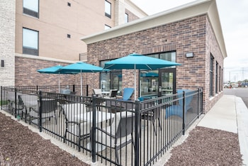 hampton inn and suites allen park