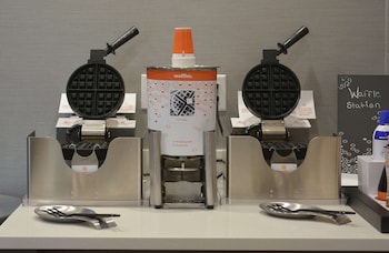 hampton inn and suites philadelphia media