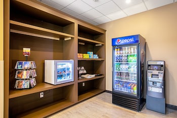 comfort suites fishkill near interstate 84