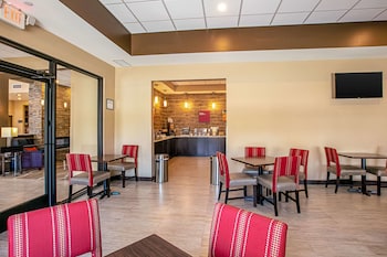 comfort suites fishkill near interstate 84