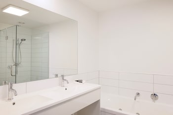 stopforths premium accommodation