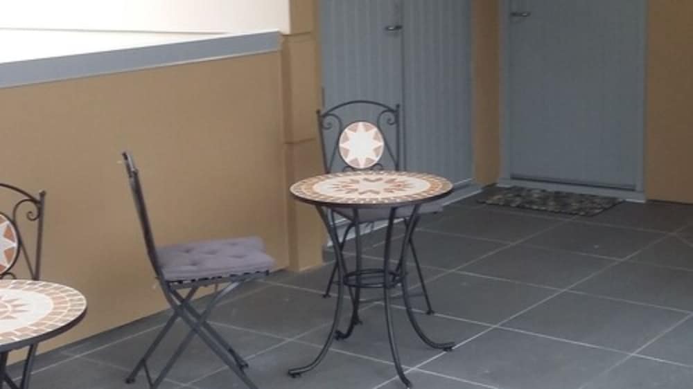 stopforths premium accommodation