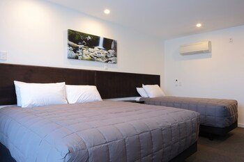 stopforths premium accommodation