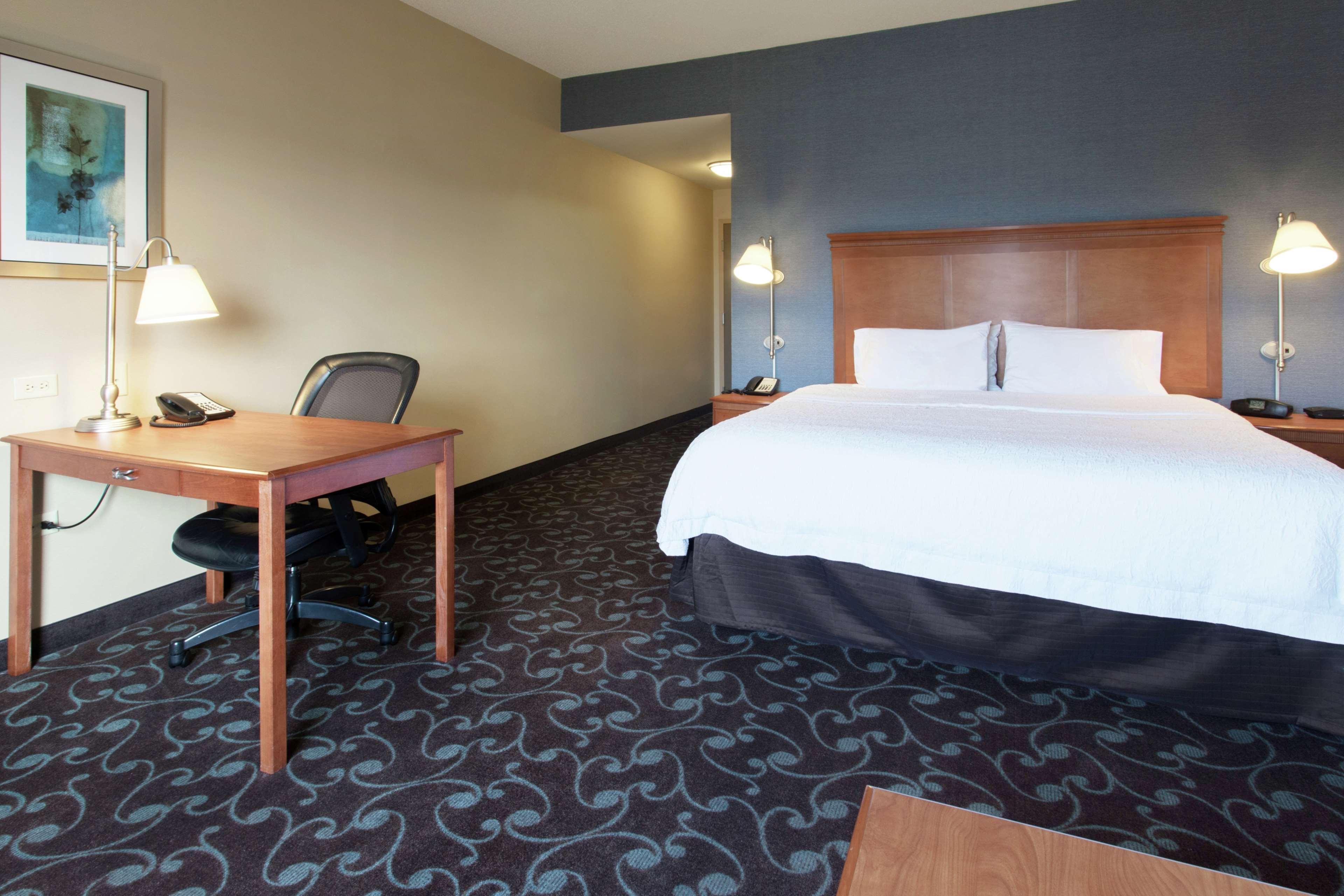 hampton inn and suites chicago deer park