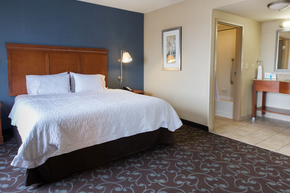 hampton inn and suites chicago deer park