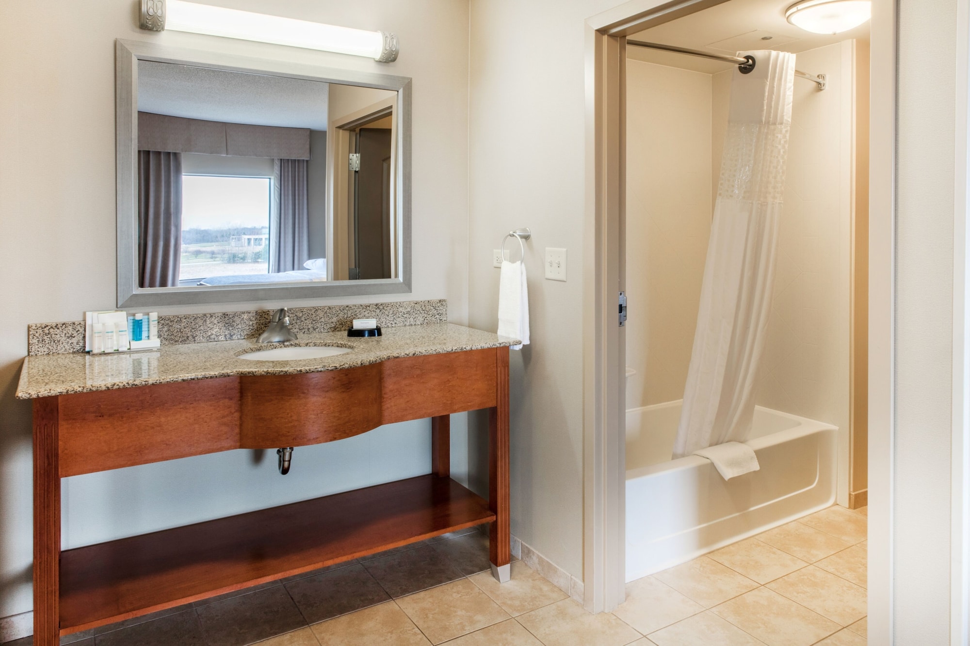 hampton inn and suites chicago deer park
