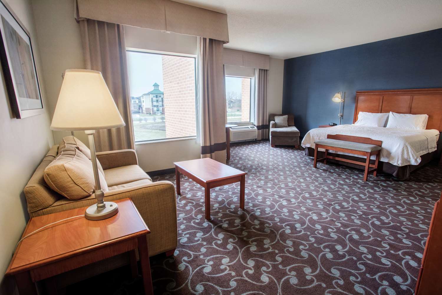 hampton inn and suites chicago deer park