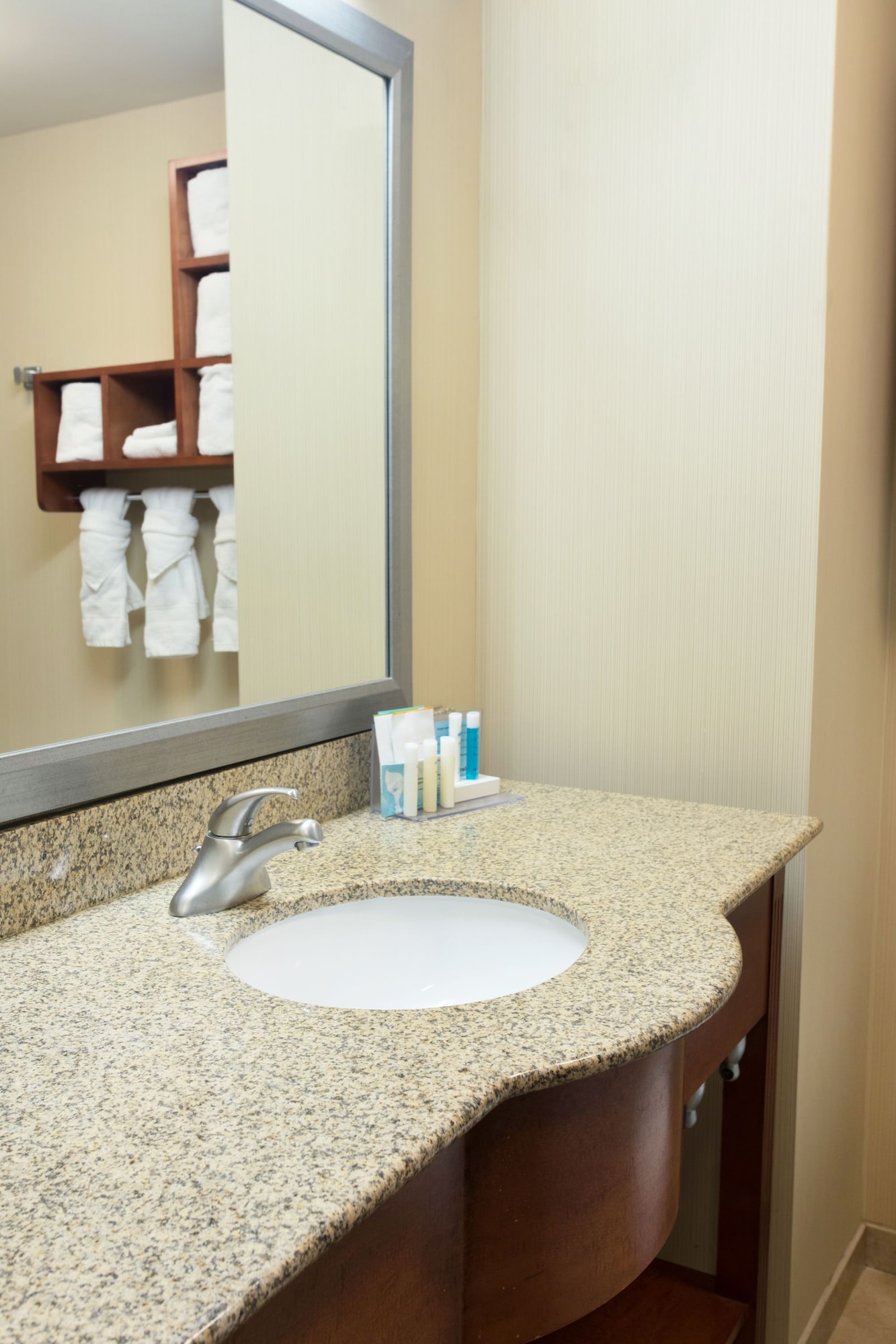 hampton inn and suites chicago deer park
