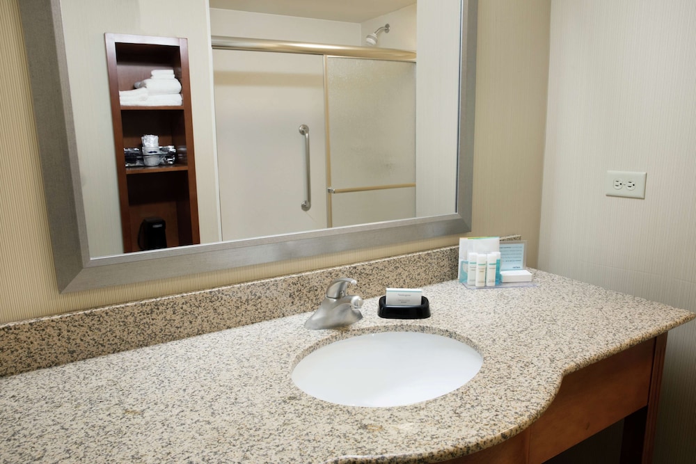 hampton inn and suites chicago deer park