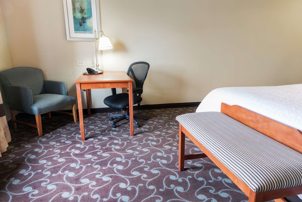 hampton inn and suites chicago deer park