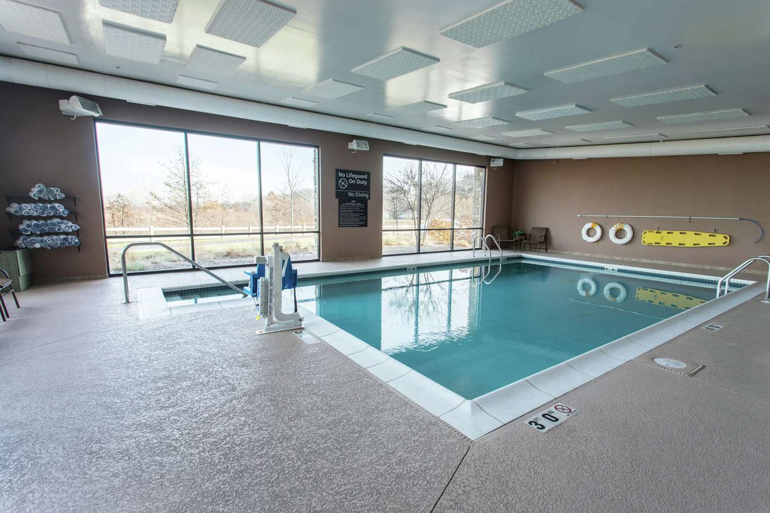 hampton inn and suites chicago deer park