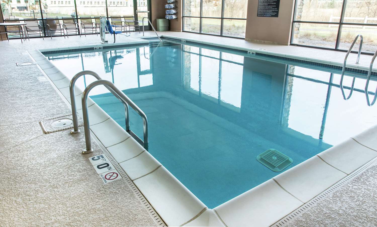 hampton inn and suites chicago deer park