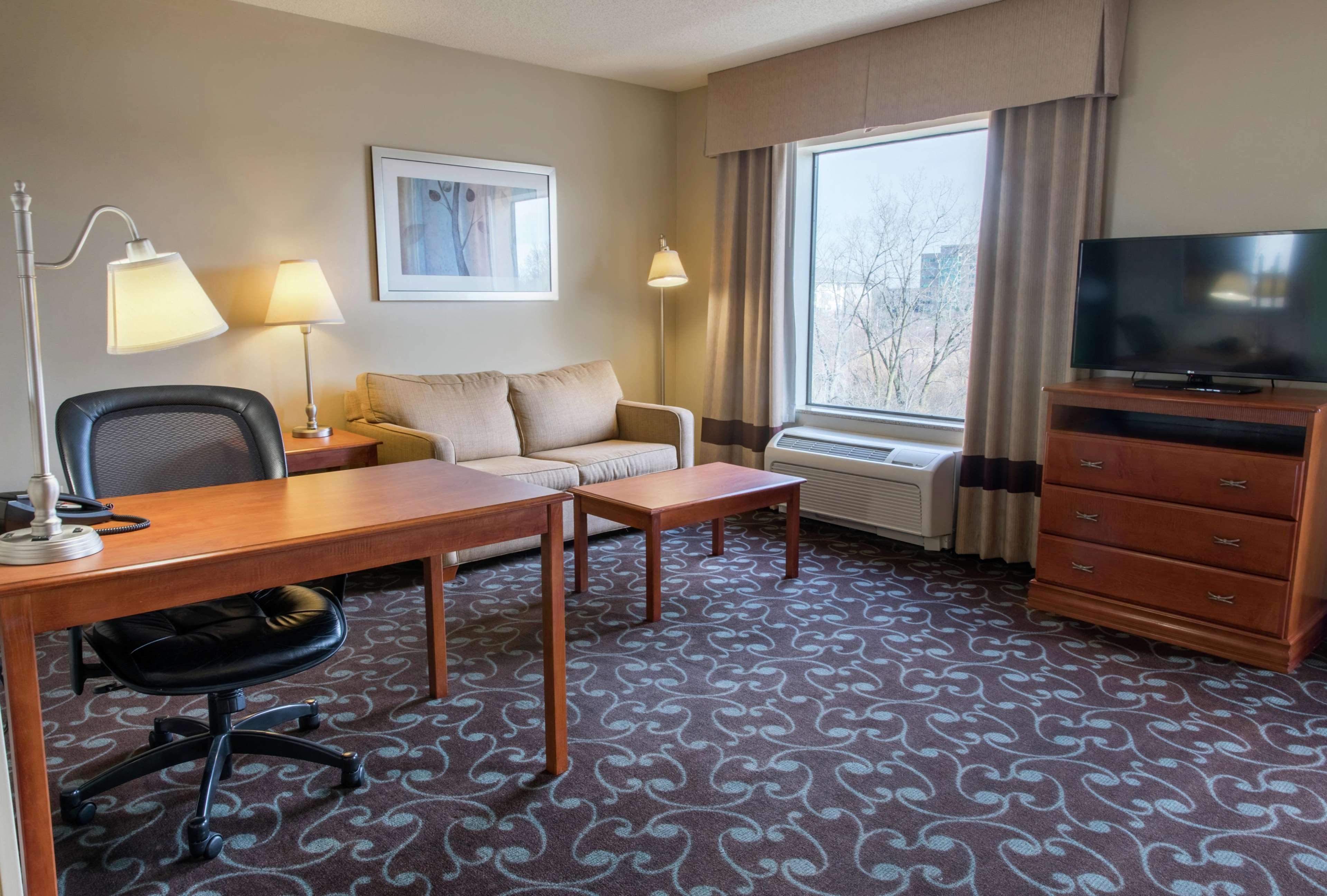 hampton inn and suites chicago deer park