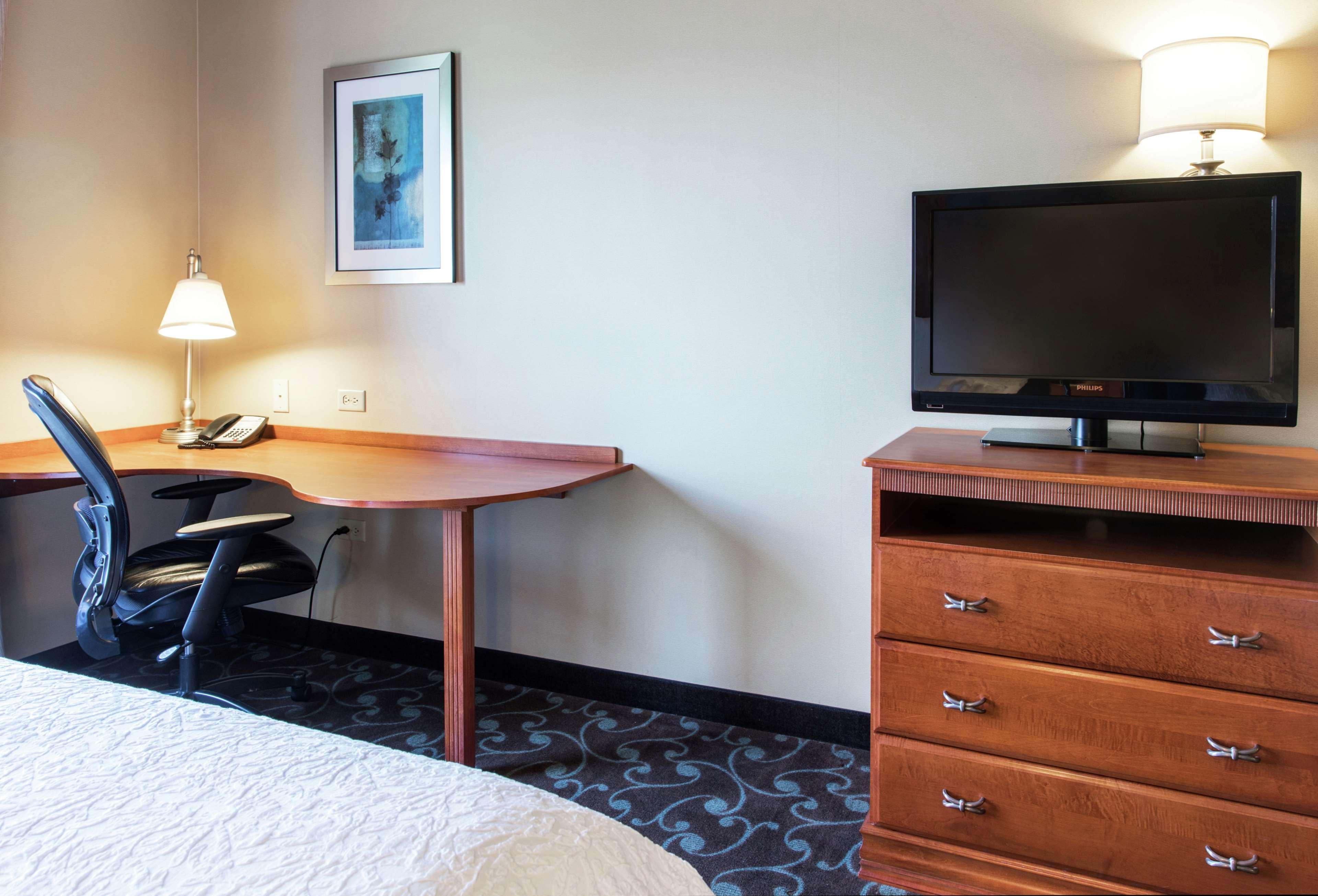 hampton inn and suites chicago deer park