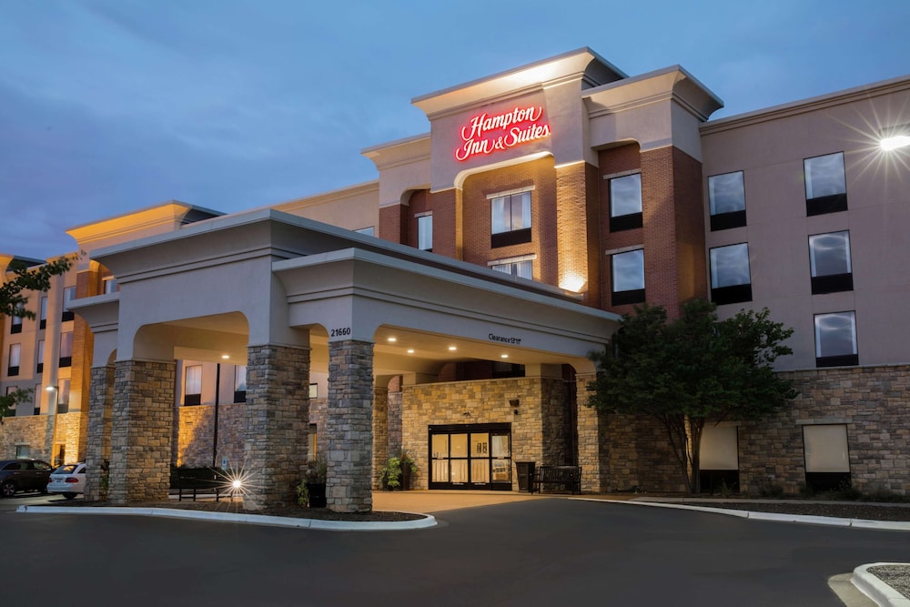 hampton inn and suites chicago deer park