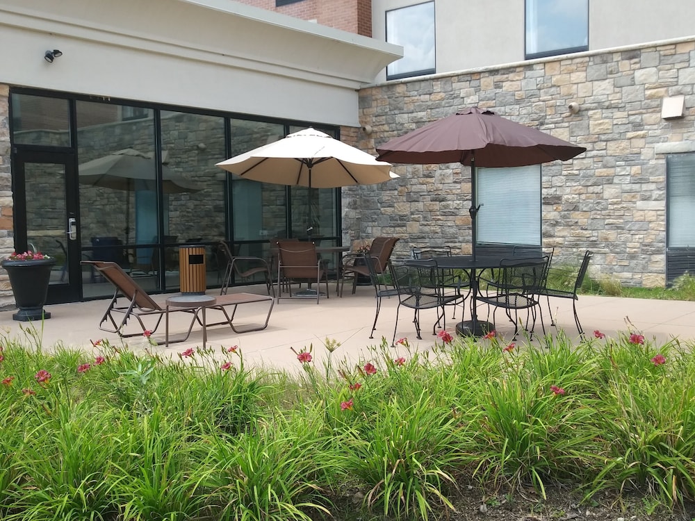 hampton inn and suites chicago deer park