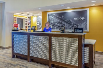 Hampton Inn & Suites Burlington,Near Funcity,3 star