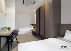 hutton central hotel by phc