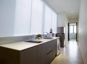 hutton central hotel by phc