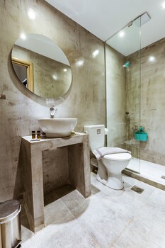 gregory comfort hotel