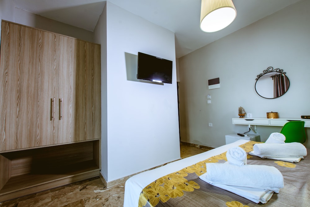 gregory comfort hotel
