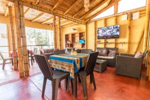 la casa de bamboo